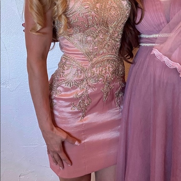 May Queen - Gilded Halter Sheath Racerback Cocktail Dress-size 6 fits like 4 - Picture 4 of 5